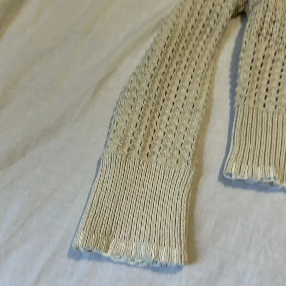 Joie cream color crop pullover sweater v neck size medium - Picture 4 of 7